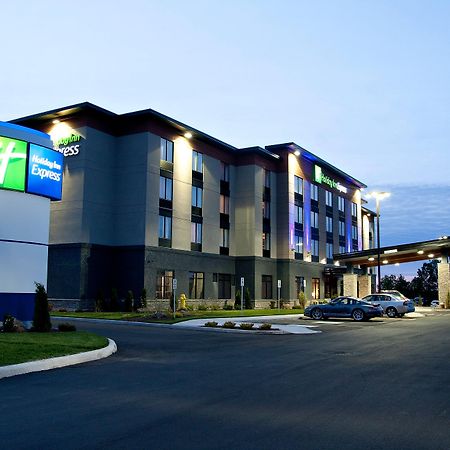 Holiday Inn Express Pembroke By Ihg Exterior foto