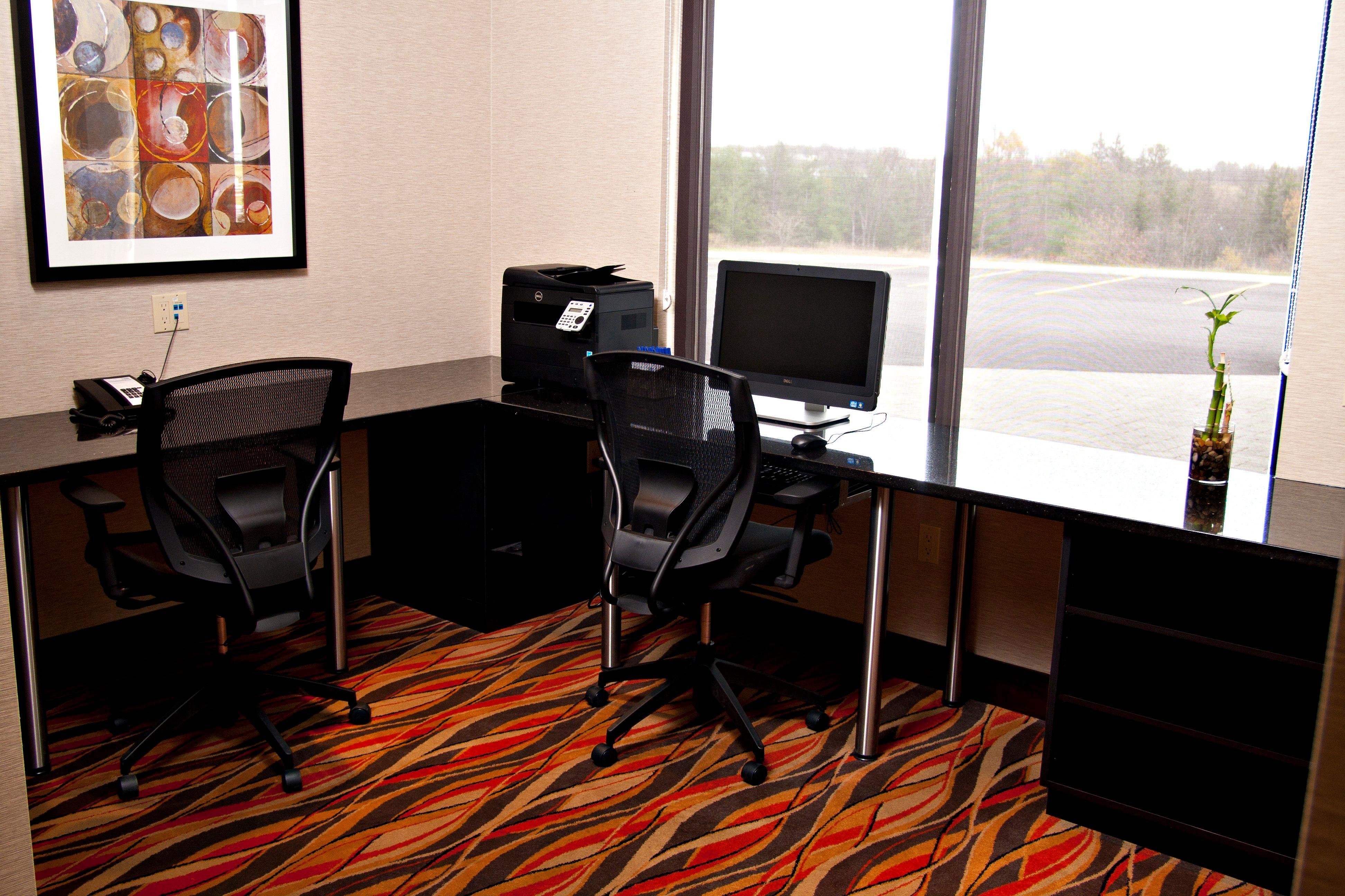 Holiday Inn Express Pembroke By Ihg Exterior foto