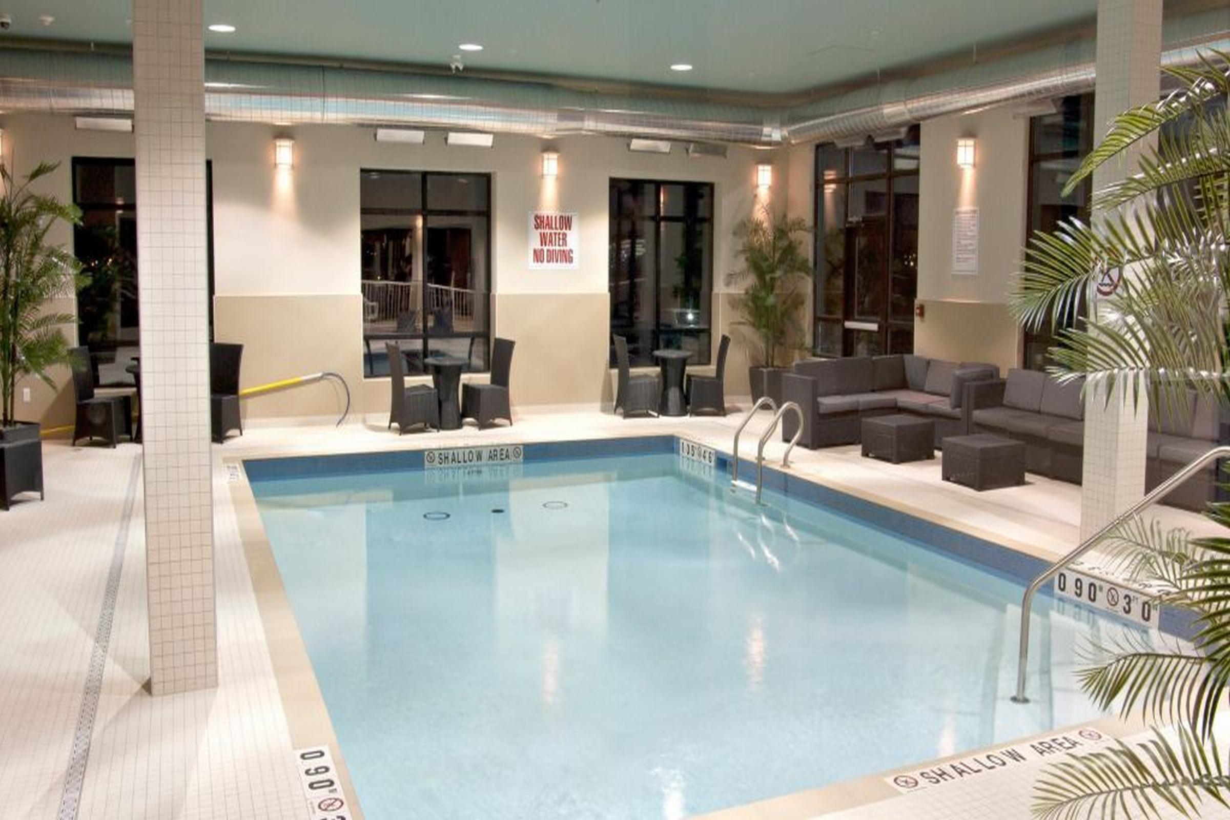 Holiday Inn Express Pembroke By Ihg Exterior foto